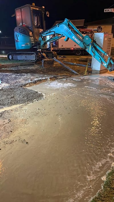Dimboola Road, Horsham outage excavator works
